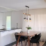 The Bluemlisalp, A Private Flat With The Of Thun View * Оберхофен