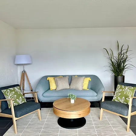 The Bluemlisalp, A Private Flat With The Of Thun View Апартаменты *