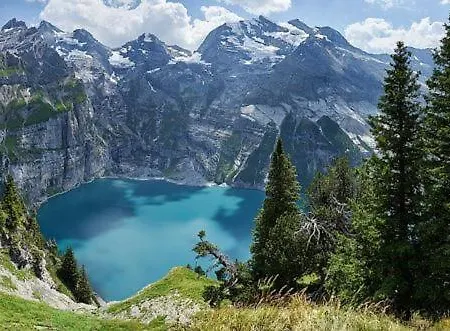 Appartamento The Bluemlisalp, A Private Flat With The Of Thun View *