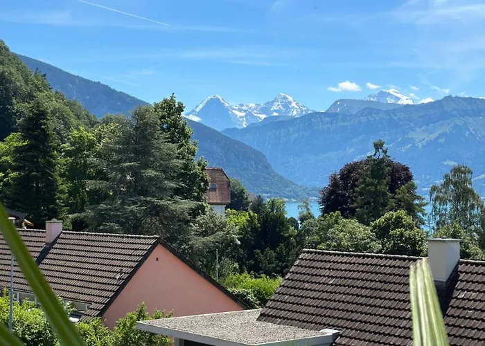 Appartement The Bluemlisalp, A Private Flat With The Of Thun View Oberhofen