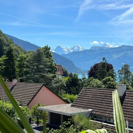 Apartman The Bluemlisalp, A Private Flat With The Of Thun View Oberhofen