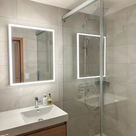 The Bluemlisalp, A Private Flat With The Of Thun View Oberhofen